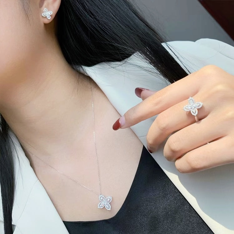 楽天市場】クローバー ネックレス ピアス 【セット商品】黒 黄金