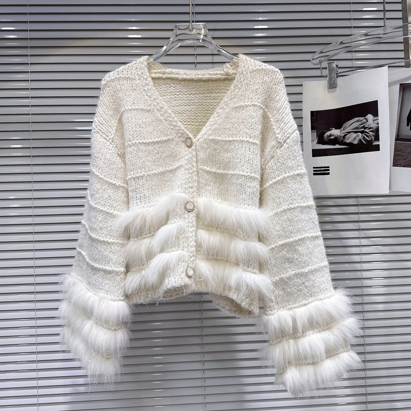 Vネックフェザーファーカーディガン