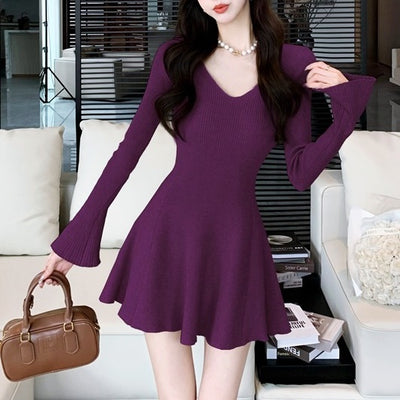 Vネックリブニットフレアワンピース