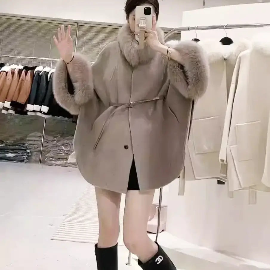 FOXファーウエストベルトマントコート – Salang FOXファーウエストベルトマントコート – Salang